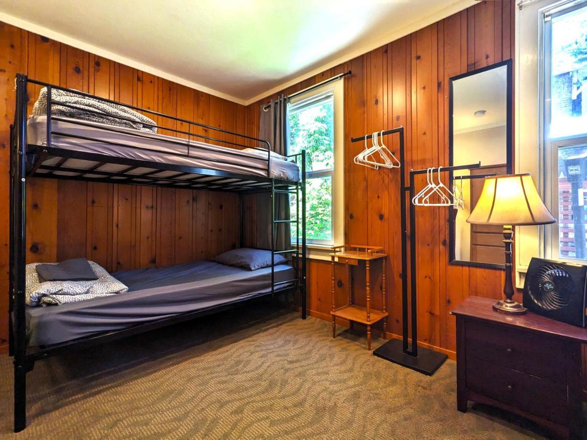 Bunk & Brew Historic Lucas House - Hostel Bend Exteriér fotografie