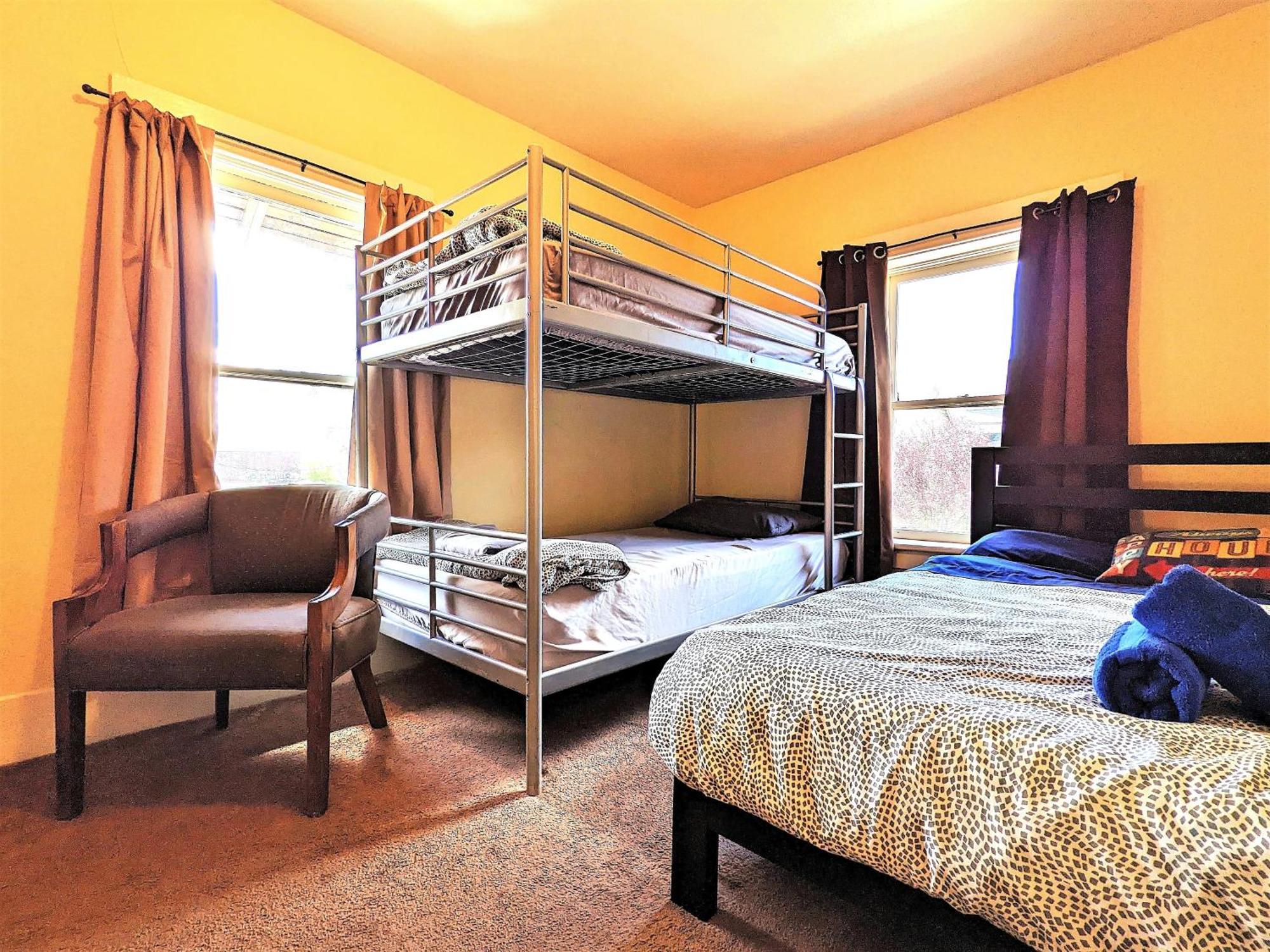 Bunk & Brew Historic Lucas House - Hostel Bend Exteriér fotografie